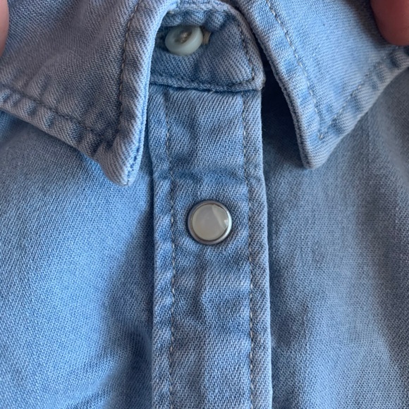 Levi Strauss Pearl snap button down shirt - Picture 5 of 6